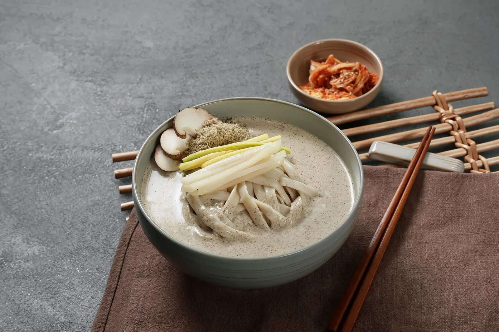 종로 면선생 들깨칼국수